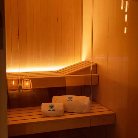 アパート Luxury - Spa, Pool & Jacuzzi-wedding チヴィタノーヴァ・マルケ