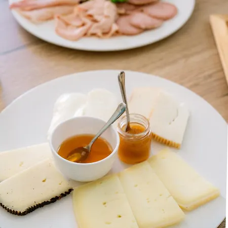 Luxury - Spa, Pool & Jacuzzi-wedding