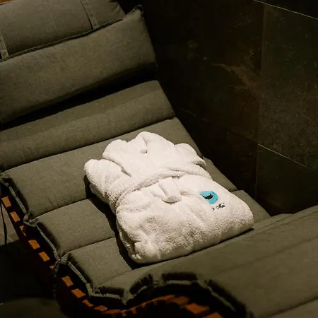 アパート Luxury - Spa, Pool & Jacuzzi-wedding チヴィタノーヴァ・マルケ